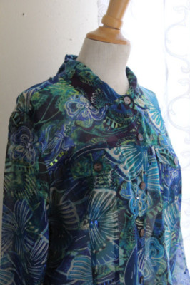 Chico's 2 L 100% Seide Abstrakt Funky Schmetterling Art-To-Wear Hemd Jacke Figur