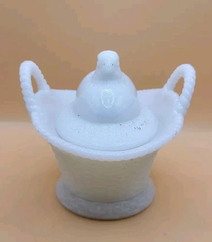 Vintage Westmoreland Milk Glass Baby Chick Hatching On Nest Basket Lidded Dish