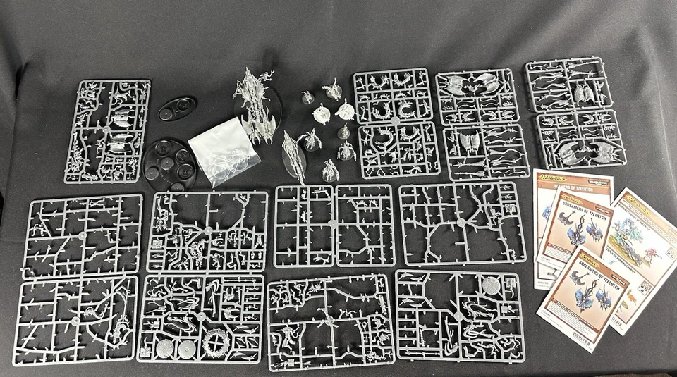 Warhammer Age Of Sigmar Old World 40K Daemons Of Tzeentch Lot - Image 2 of 4