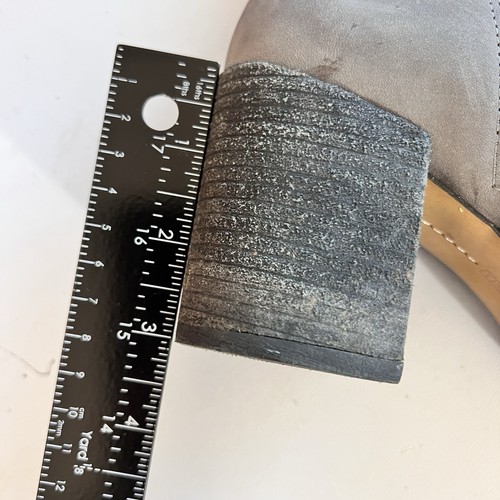 Botines Vince Camuto Kathrina Tacón Bloque - Cuero Gamuza Gris - Talla 6.5M - Imagen 9 de 12