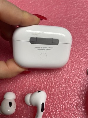 GENUINE APPLE AIRPODS PRO 2ND GEN W CHARGING CASE -MODEL A2618 | eBay