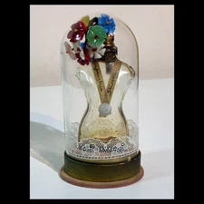 Vintage 1930s Era SCHIAPARELLI PERFUME Bottle in Presentation Dome (1 of 2)