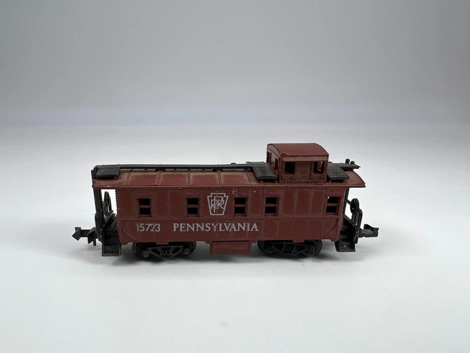 Trix #15723 N Scale Pennsylvania Caboose Good Condition - Image 3 of 4