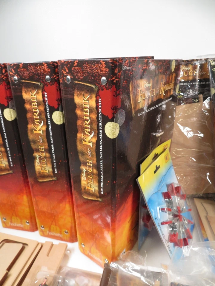 Black Pearl Hachette, Fluch der Karibik div. Ausgaben,Sockel, Figuren und Ordner - Bild 4 von 4