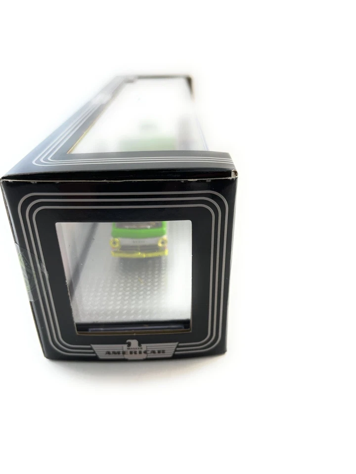 2022 M2 Machine 1964 Dodge A100 Camper Van & 1941 Willys Coupe modelo Gold chase - Imagem 4 de 4