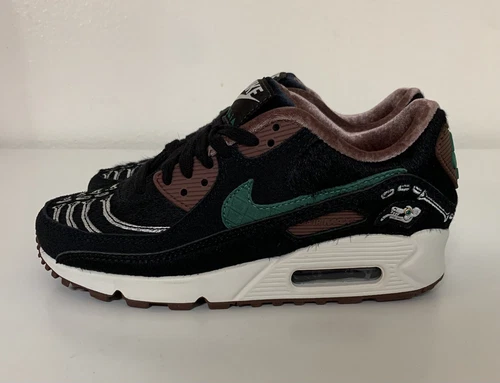 Nike Air Max 90 SE Siempre Familia Women’s Sz 6 Black Green Sail DO2154-010 NEW