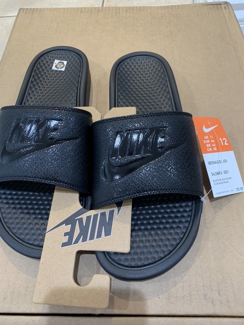 nike benassi triple black