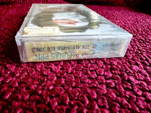 MADONNA SEALED CASSETTE TAPE AMERICAN LIFE ALBUM BOX PROMO WB HOLOGRAM STICKER - Picture 8 of 10
