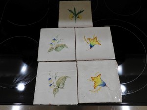 5 VINTAGE  FLORAL CERAMIC MOSAIC TILES 3 STYLES OF FLOWERS 2-2-1 EC