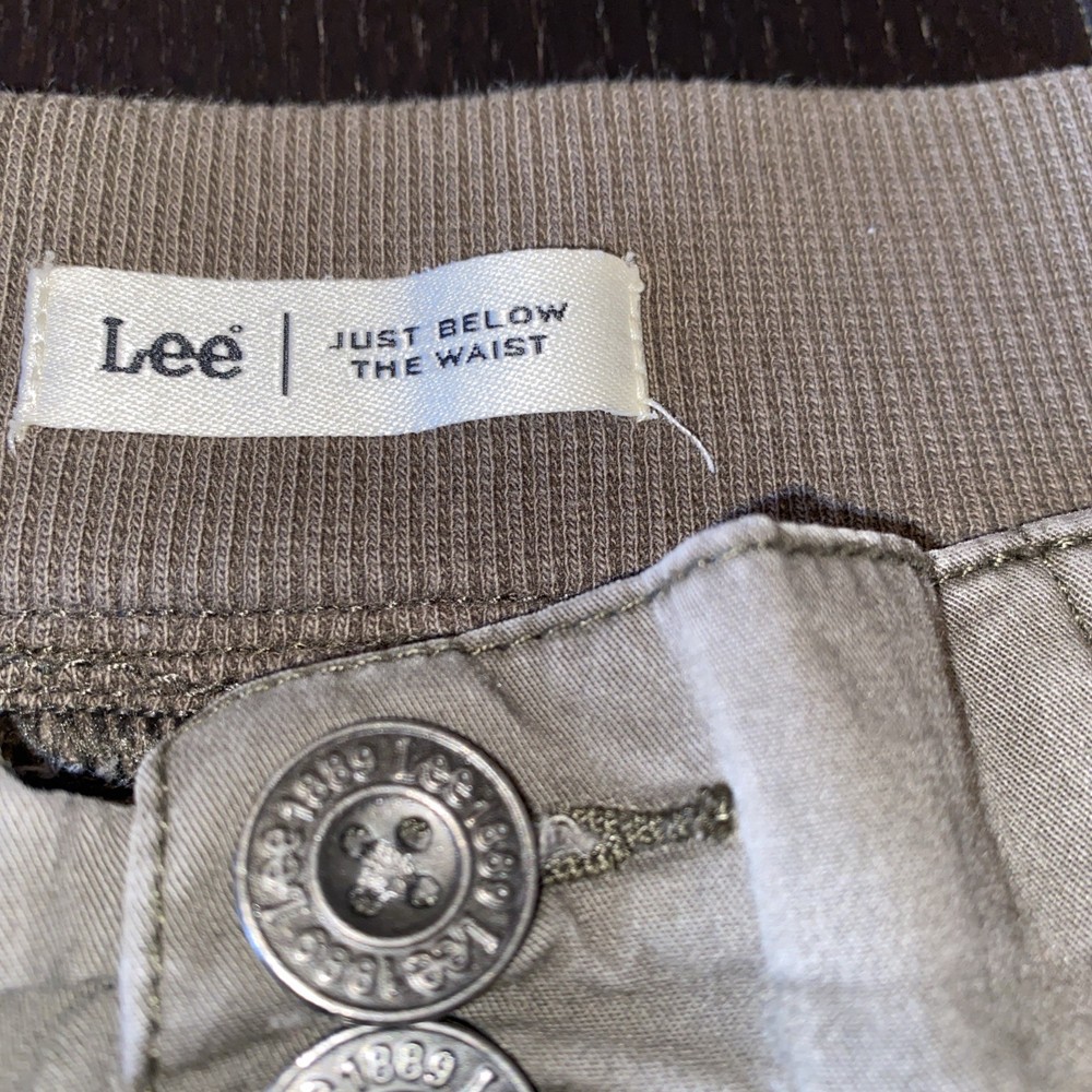 Levi Capri Size 10 M Pull on Capris
