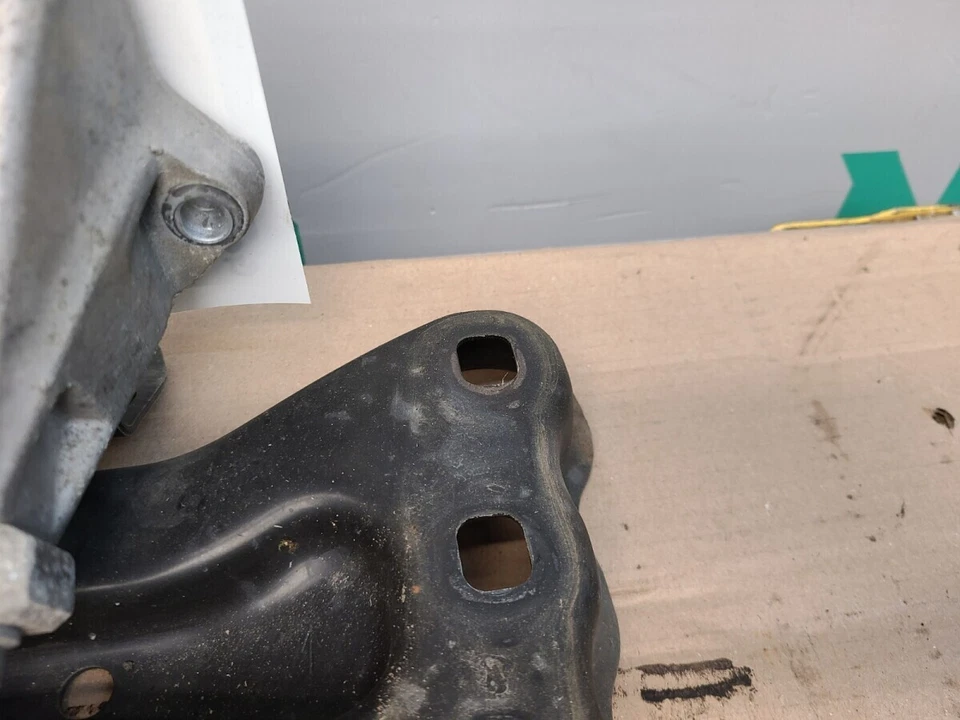 Mercedes SLK R172 Gearbox Mount A2112420340 - Image 4 of 4