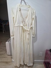 Vintage Miss Elaine Nightgown and Robe Set Likely From The 1960s Or 1970s. Lg