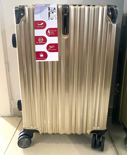 Gold Hard Shell ABS Cabin Suitcase Lightweight Spinner 4 Wheels Lock Up to 48cm