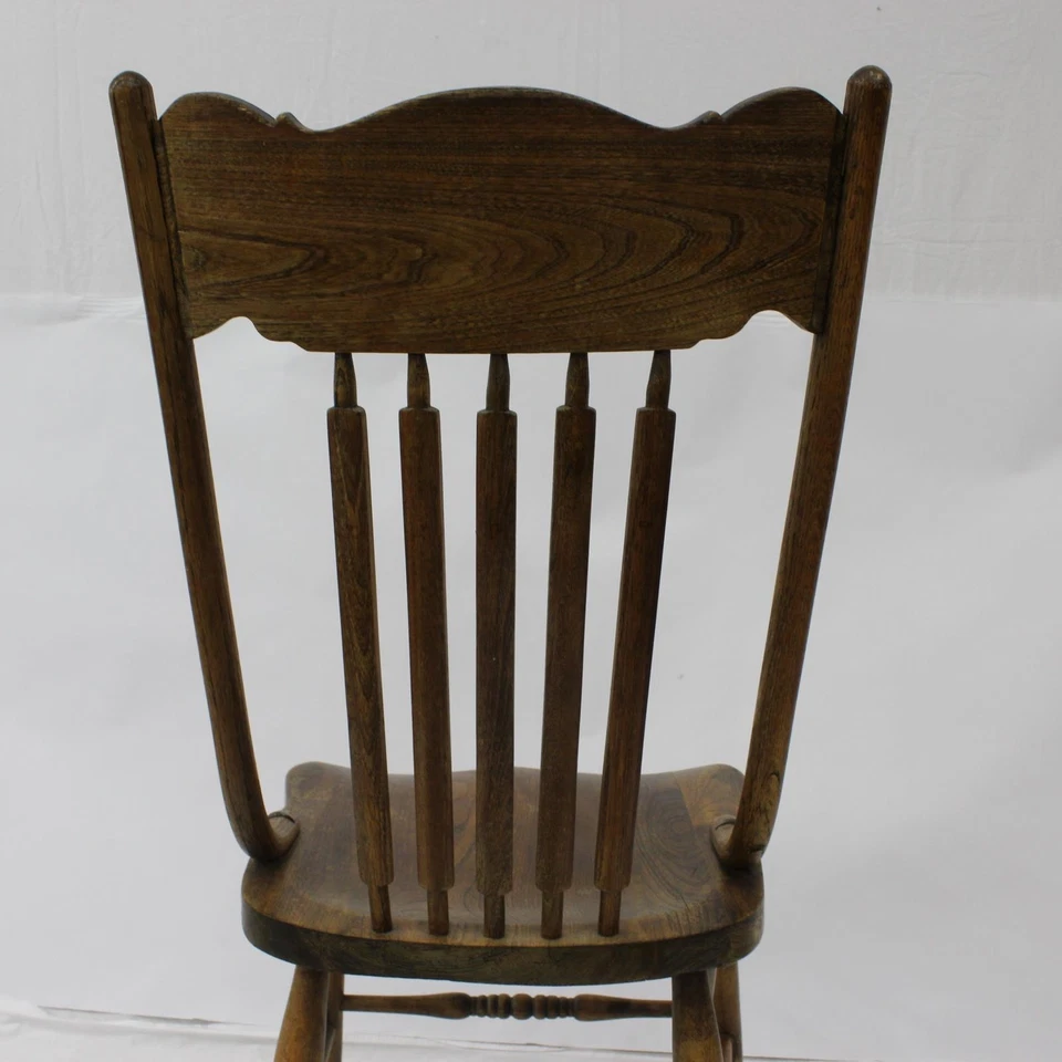 Juego de 3 sillas laterales de comedor antiguas de roble macizo con respaldo a presión Foto 4 de 4