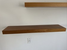 Dwie półki West Elm Pływające drewniane półki ścienne Zestaw 2 szt.