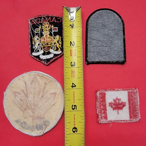 VINTAGE CANADA 🇨🇦 PATCHES TORONTO, 🍁 MAPLE LEAF (LOT OF 4) - Picture 2 of 2