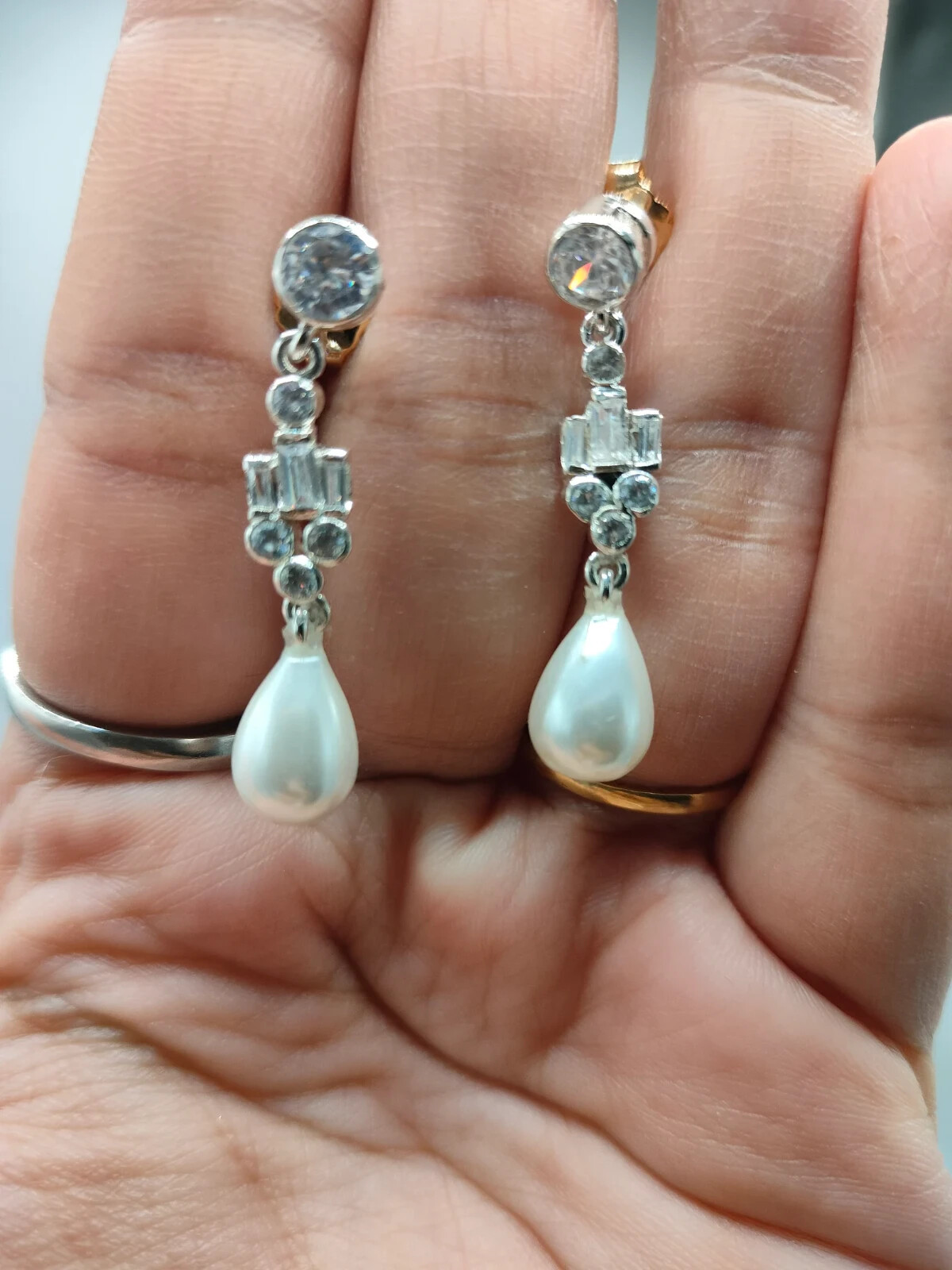 Vintage British Queen 925 Sterling Silver CZ Zirconia Emerald Earrings