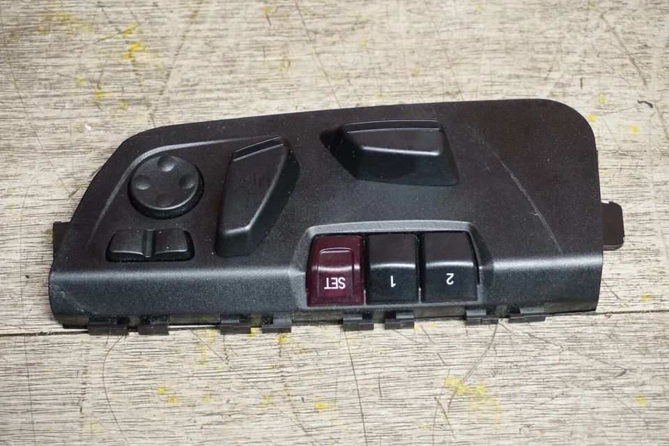 2015 BMW 228I F23 CONVERTIBLE FRONT LEFT DRIVER SEAT MEMORY ADJUST SWITCH OEM - Image 3 of 4