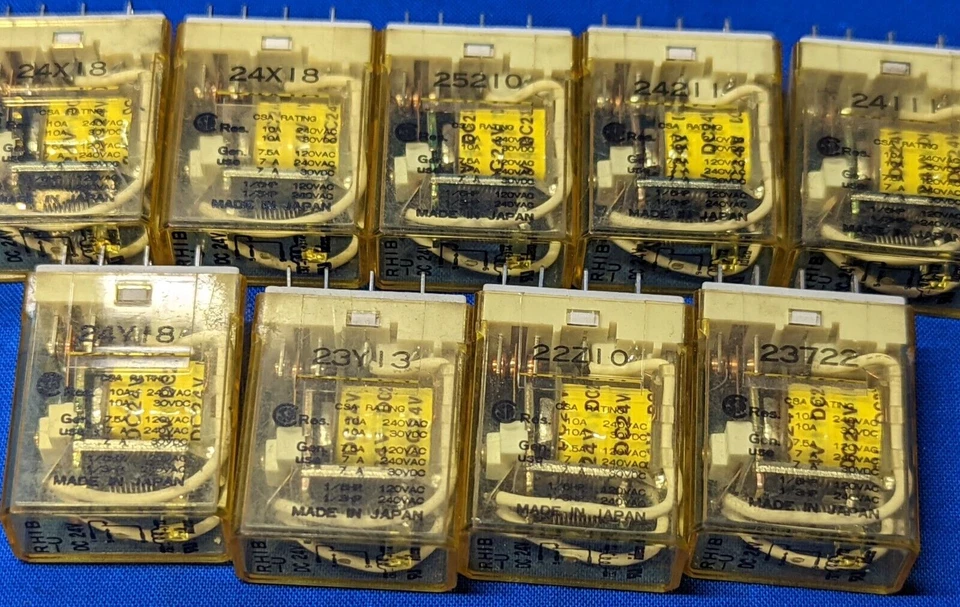 ASSORTED IDEC RELAY 23722 25210 24111 24X18 24Y18 22Z10 **LOT OF 9** - Image 2 of 4