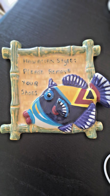 Vtg Ben Diller Ceramic 3D Wall Hanging Hawaii Please Remove Your Shoes 2001 Humu