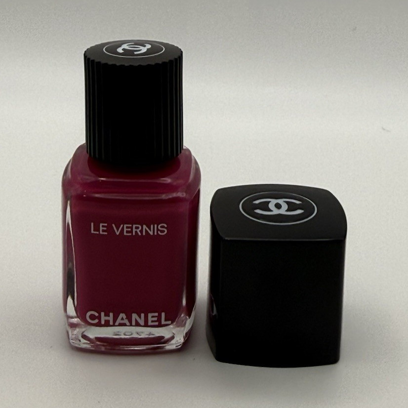 CHANEL Le Vernis Shiny Nail Colour Polish  Shade Energy 759 0.4 fl oz
