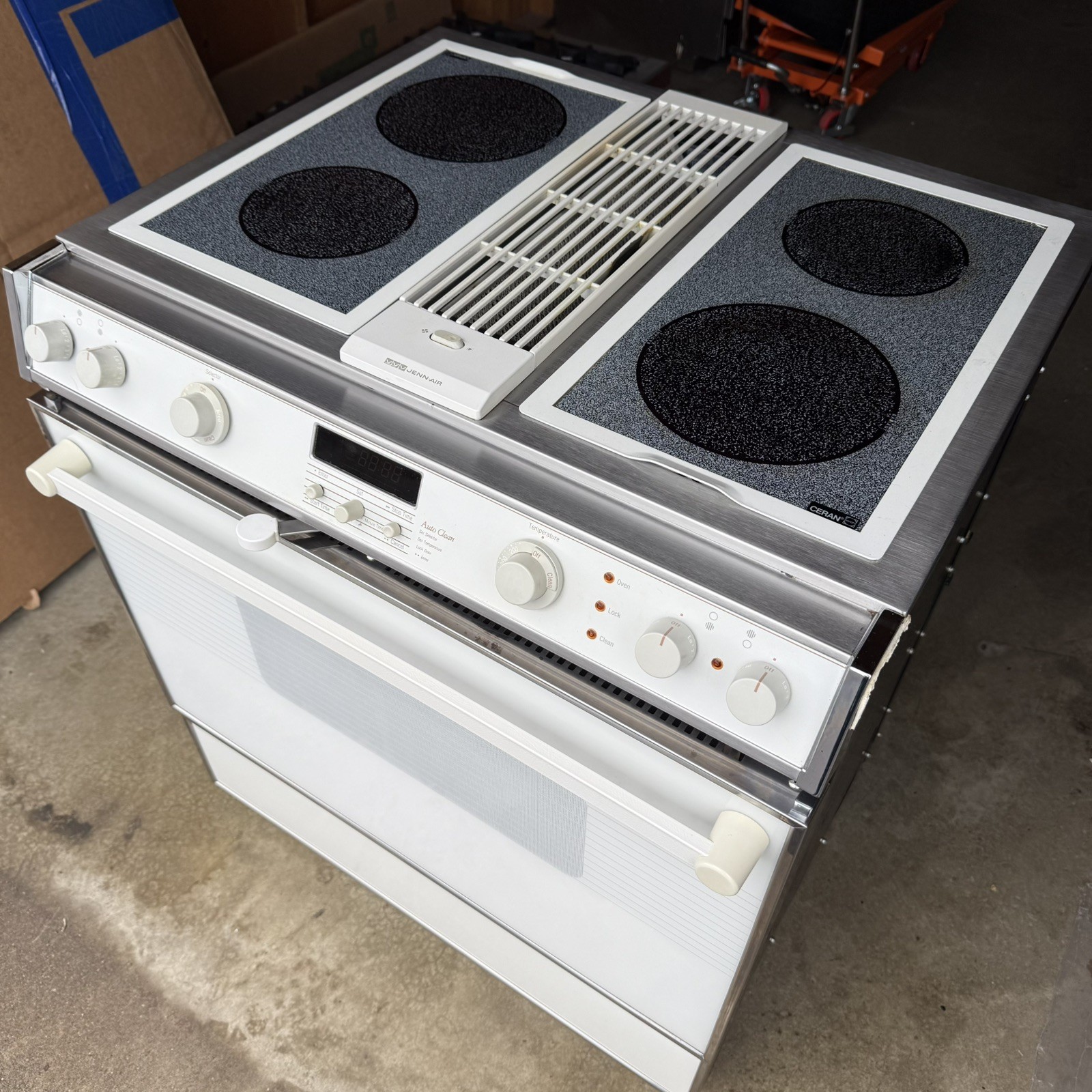 Jenn-Air 30” S136W Electric Range Downdraft - with Grill / 4-Burners Cartridges