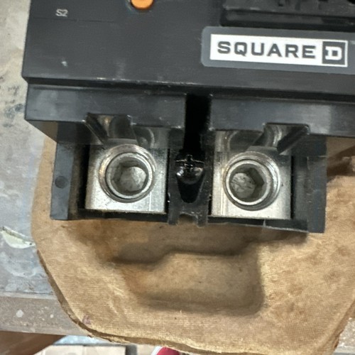 SQUARE D POWER PACT INTERRUPTOR PRINCIPAL ALIMENTACIÓN A TRAVÉS DE TERMINALES QDL22200RPTL 2P 200A 240V - Imagen 4 de 5