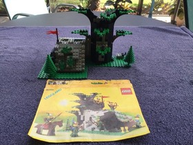 LEGO# 6066 - CAMOUFLAGED OUTPOST - Complete / Castle System