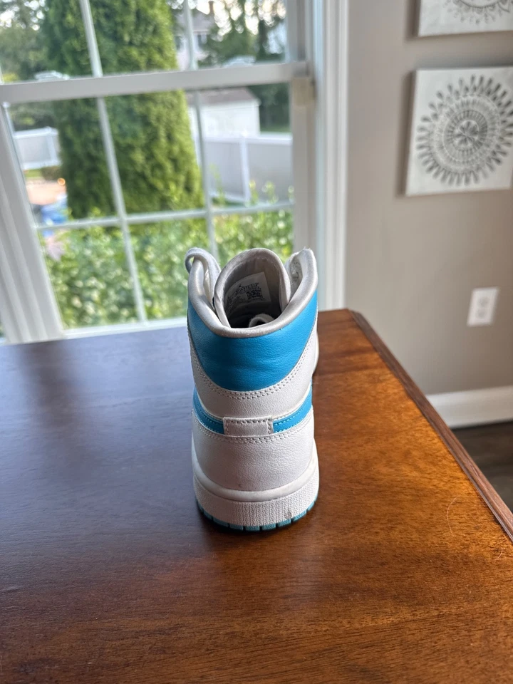 Size 8.5 - Air Jordan 1 Mid UNC W - Image 3 of 4