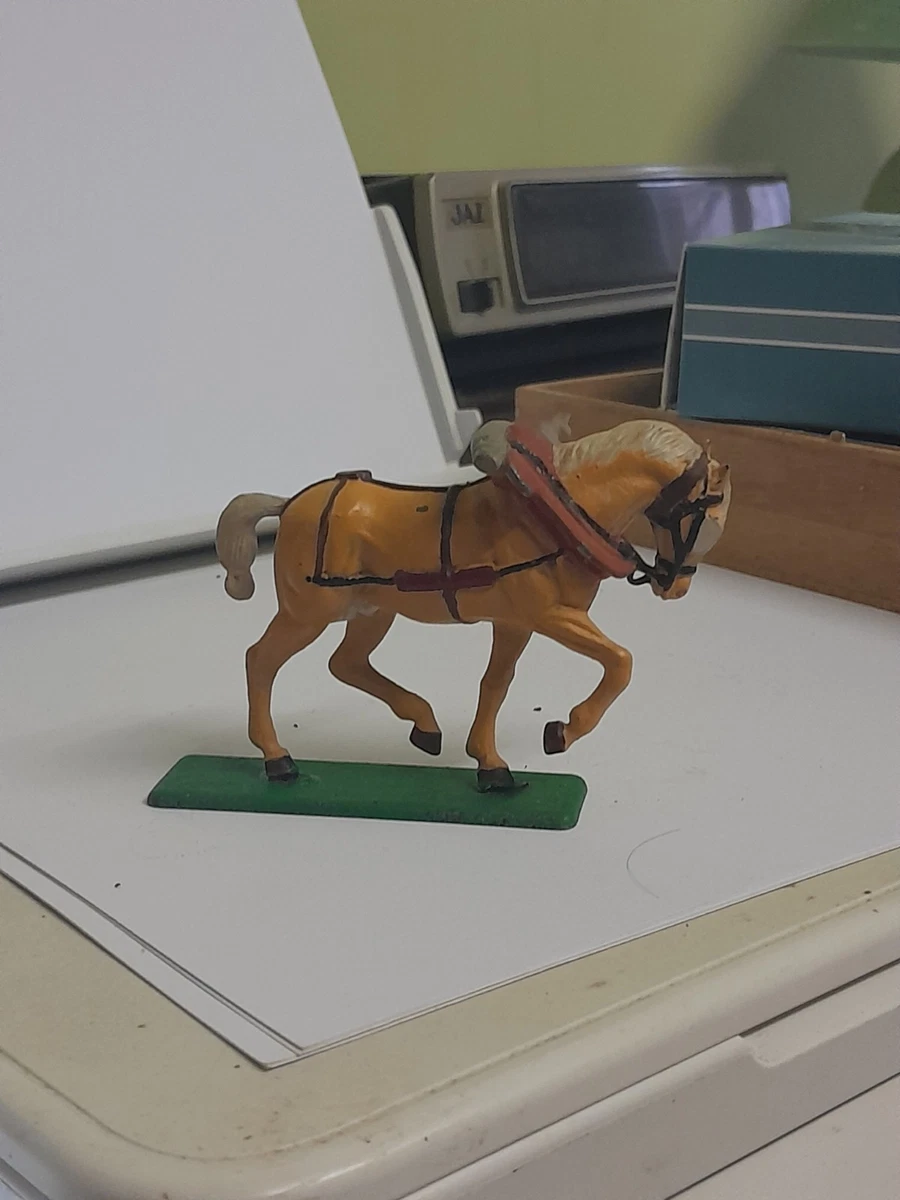 Lot De 7 Chevaux En Plomb Peints – Figurines Vintage – Bon état Général