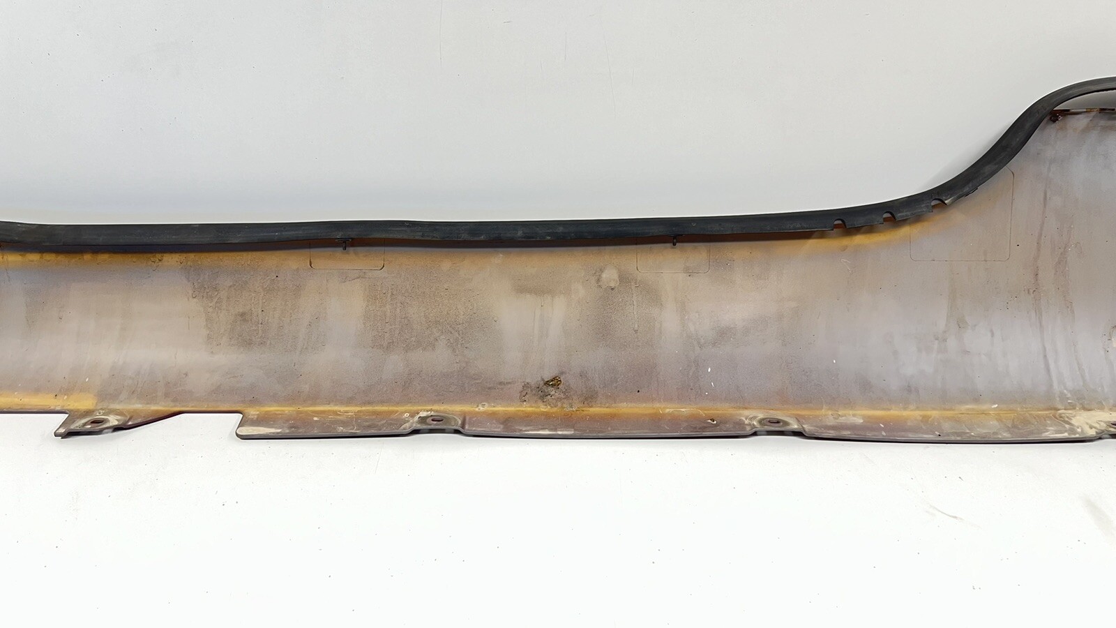 07-09 ASTON MARTIN VANTAGE RIGHT SIDE SKIRT ROCKER PANEL COVER MERLOT RED OEM