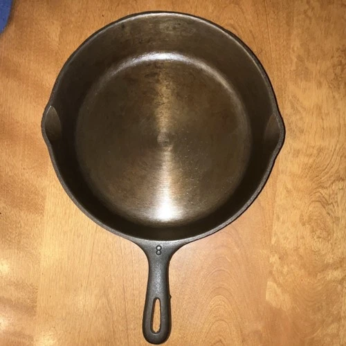 Wagner Ware 10.5 Inch Cast Iron Skillet Round Frying Pan Cookware