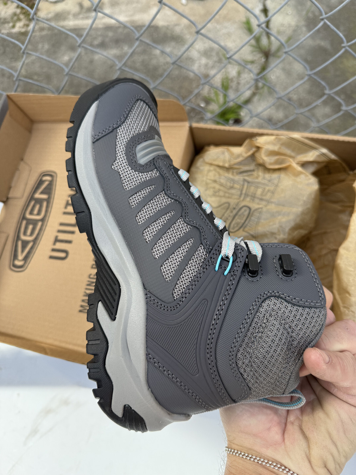 Scarpa da lavoro NUOVA KEEN Utility donna Reno media altezza punta morbida impermeabile 7 5 magnete