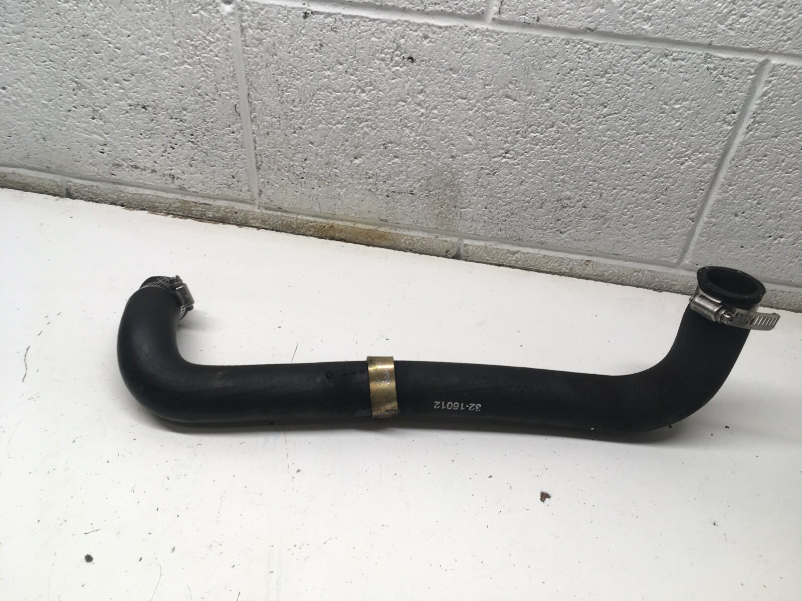 Y1 Mercruiser Engine Rubber Molded Cooler to Thermo Water Hose 3216012