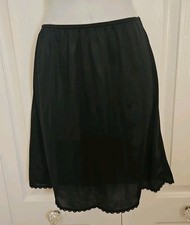 Vintage Warner's Perfect Measure Black Nylon Lace Short Half Slip Medium
