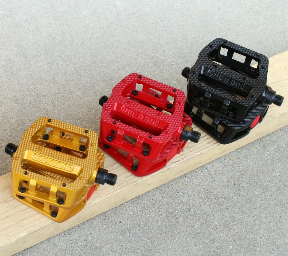 BICICLETA BMX 101 BICICLETA 9/16" PEDALES METÁLICOS NEGRO DORADO BLANCO Foto 2 de 2