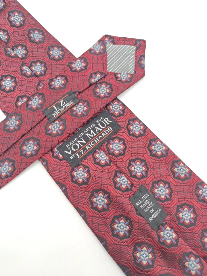 🇺🇲 Corbata de seda geométrica roja JZ Richards para hombre hecha en EE. UU. 60x3,75 Foto 2 de 4