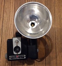 Vintage BROWNIE HAWKEYE with KODAK KODALITE Flasholder
