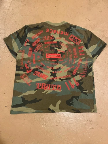 T shirt homme Supreme USA MADE camouflage rouge spirale 101837 grand