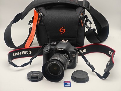 Canon EOS 550D Spiegelreflexkamera + EF-S 18-55mm IS Objektiv | Set 8GB