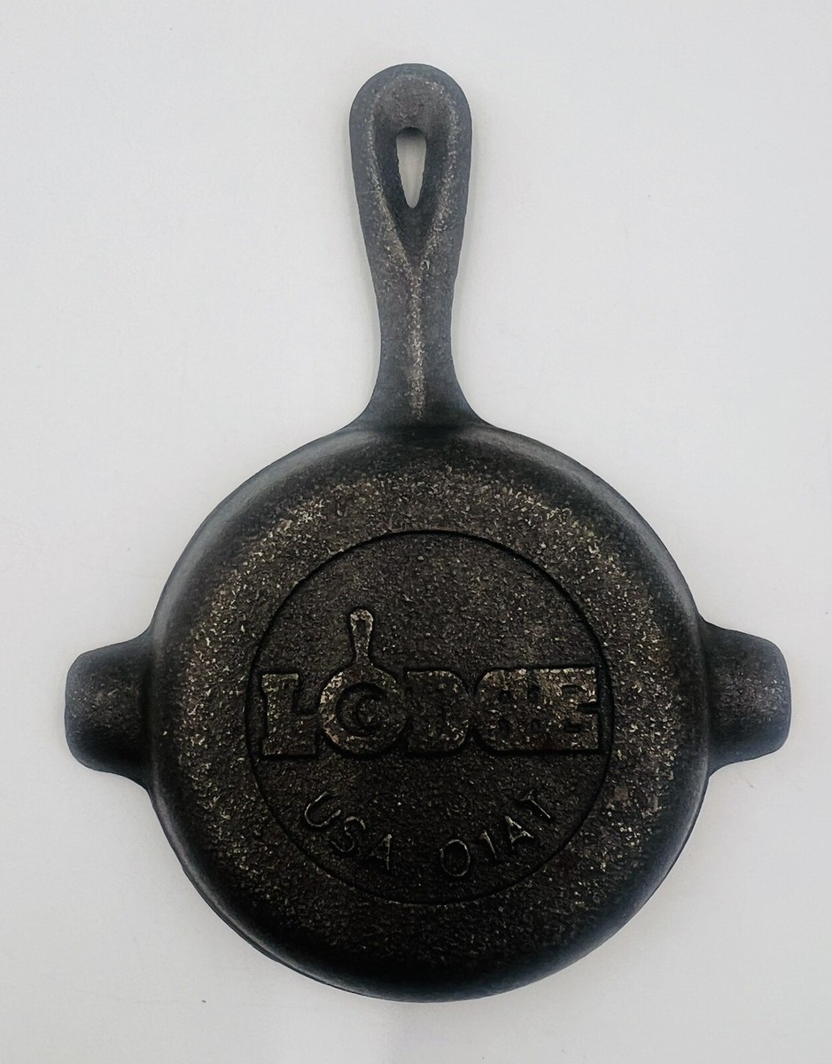 【USED】Lodge ダッチオーブン 5inch & ashtray USED】Lodge ダッチオーブン 5inch & ashtray Vintage Lodge USA 01AT