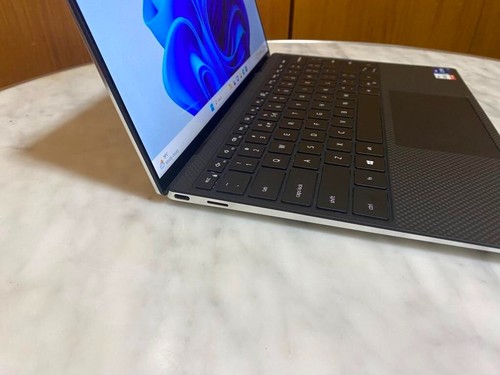 11th gen i7 Dell XPS 13 (9310) 4K Touch Screen Laptop with 32 GB 1 TB SSD - Picture 5 of 9