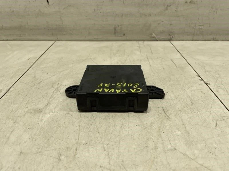 Dodge Grand Caravan 2015 módulo de control de puerta del lado del pasajero delantero derecho OEM+ Foto 4 de 4
