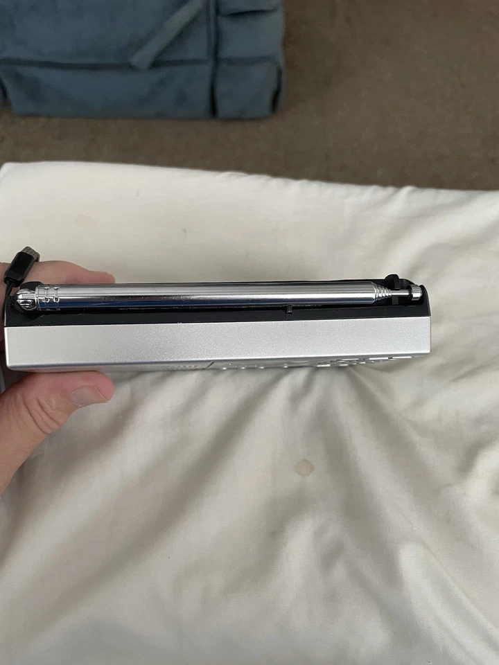 Radio/receptor mundial Kaito KA1102 AM/FM/ONDA CORTA *probado y funcionando* Foto 4 de 4