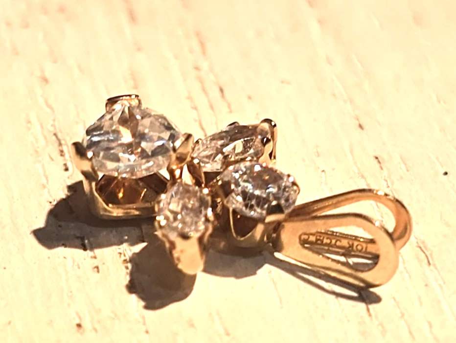 10K Yellow Gold Dainty Guardian Angel Pendant Cubic Zirconia 1/2" incl. bale - Image 3 of 4