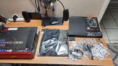 ASUS - ROG MAXIMUS Z890 HERO (Socket LGA 1851) Intel Z890 ATX DDR5 Wi-Fi