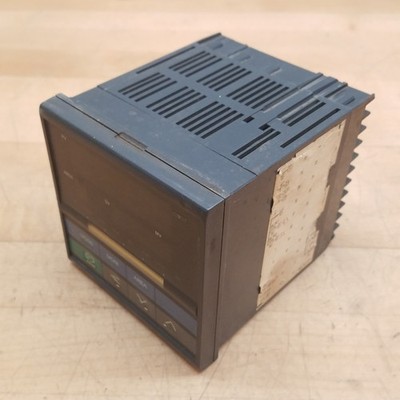 RKC Instrument Rex F900FJA5-8*AB-NNN-NN Controller, 0-2100°F, 100-240Vac - USED
