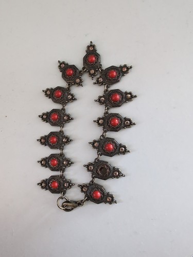 Fabulous Vintage Fancy Brass & Red Oval Art Deco Bracelet - Picture 2 of 6