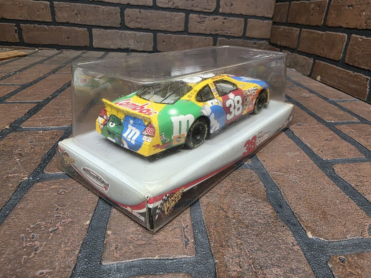 Winner's Circle M&M's ミニカー 38号 NASCAR Winner's Circle #38 Elliott Sadler Signed M&M Race