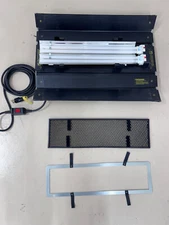 Kino Flo Diva Lite 201 w/ Honeycomb, 2x 5600K Tubes, Gel Holder 